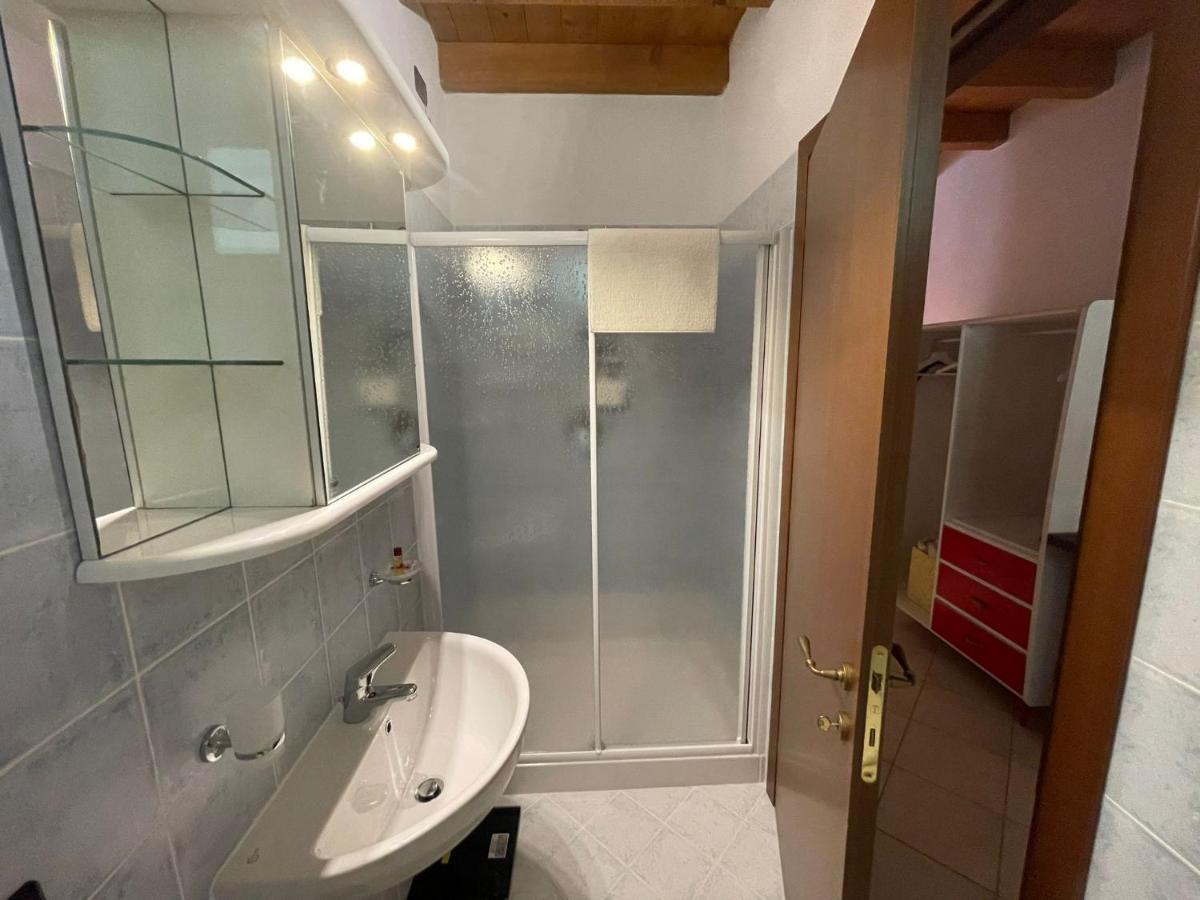 La Fiocchina - Magic Place - Apartments & Studios In Garda Lake - Countryside Farmhouse, Inside The Middle Of The Lake Salo Luaran gambar